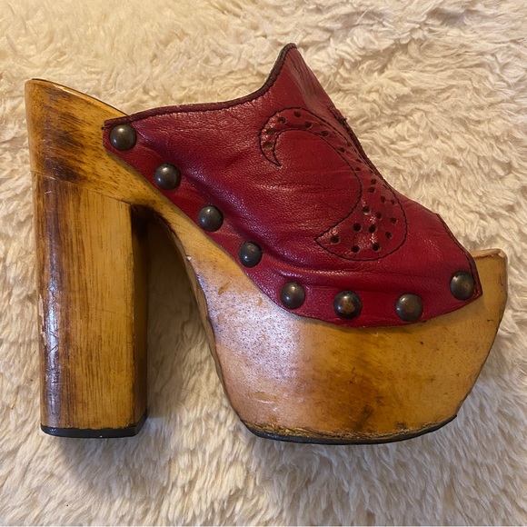 RELISTED  Vintage studded platform clogs - Picture 2 of 16